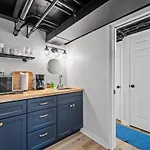 The Walnut Suites - The Incline Suite
