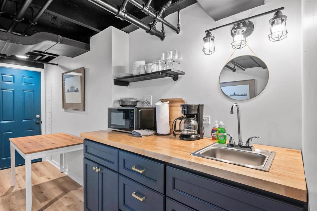 The Walnut - The Incline Apartment *